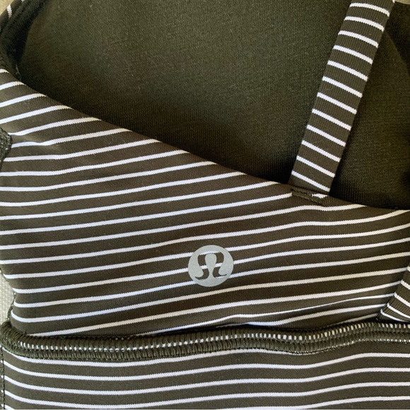 LULULEMON Striped Cross Back Sports Bra - Picture 3 of 5